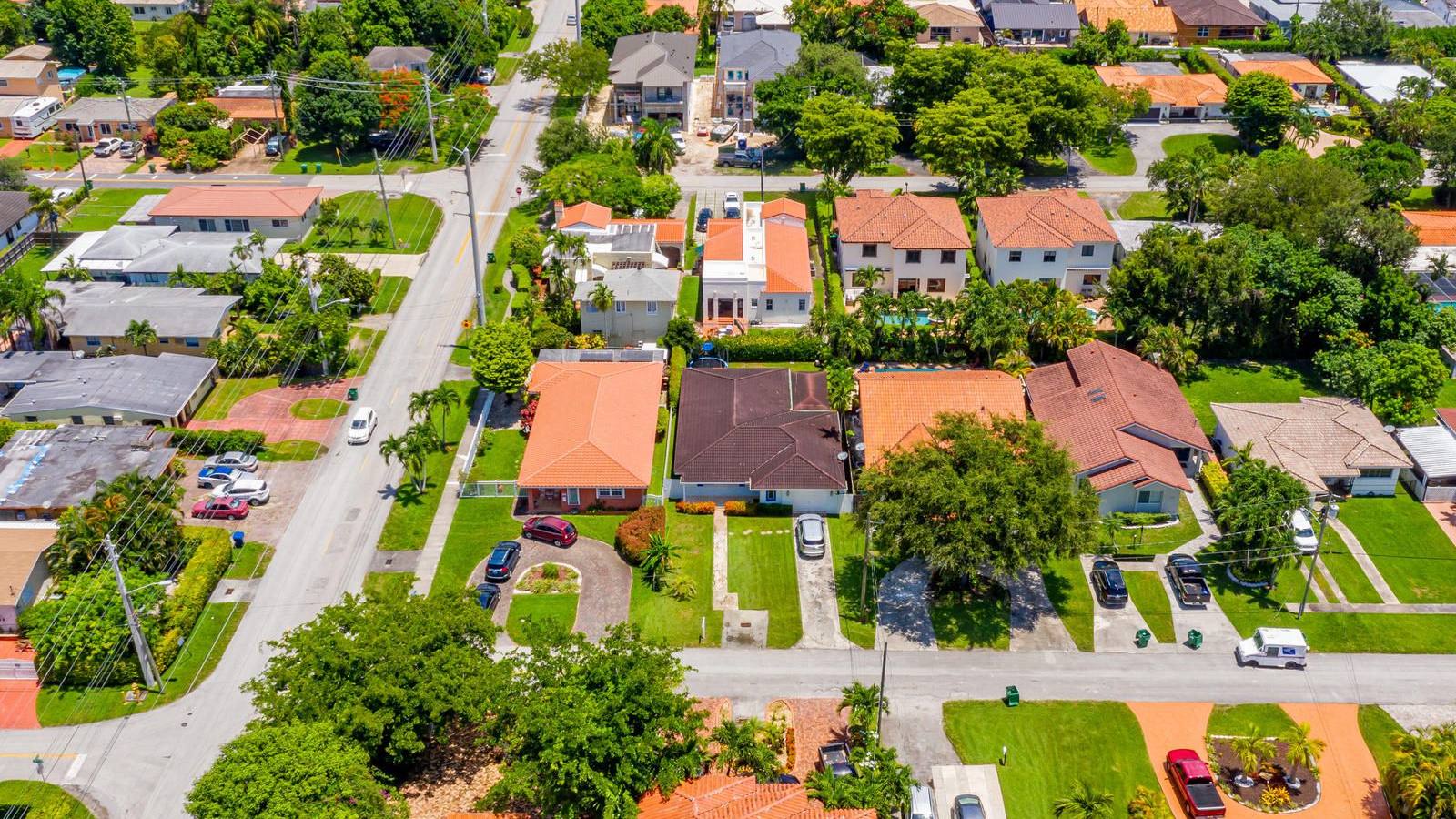 Selling a Storm-Damaged Home in Miami-Dade With an Open Insurance Claim